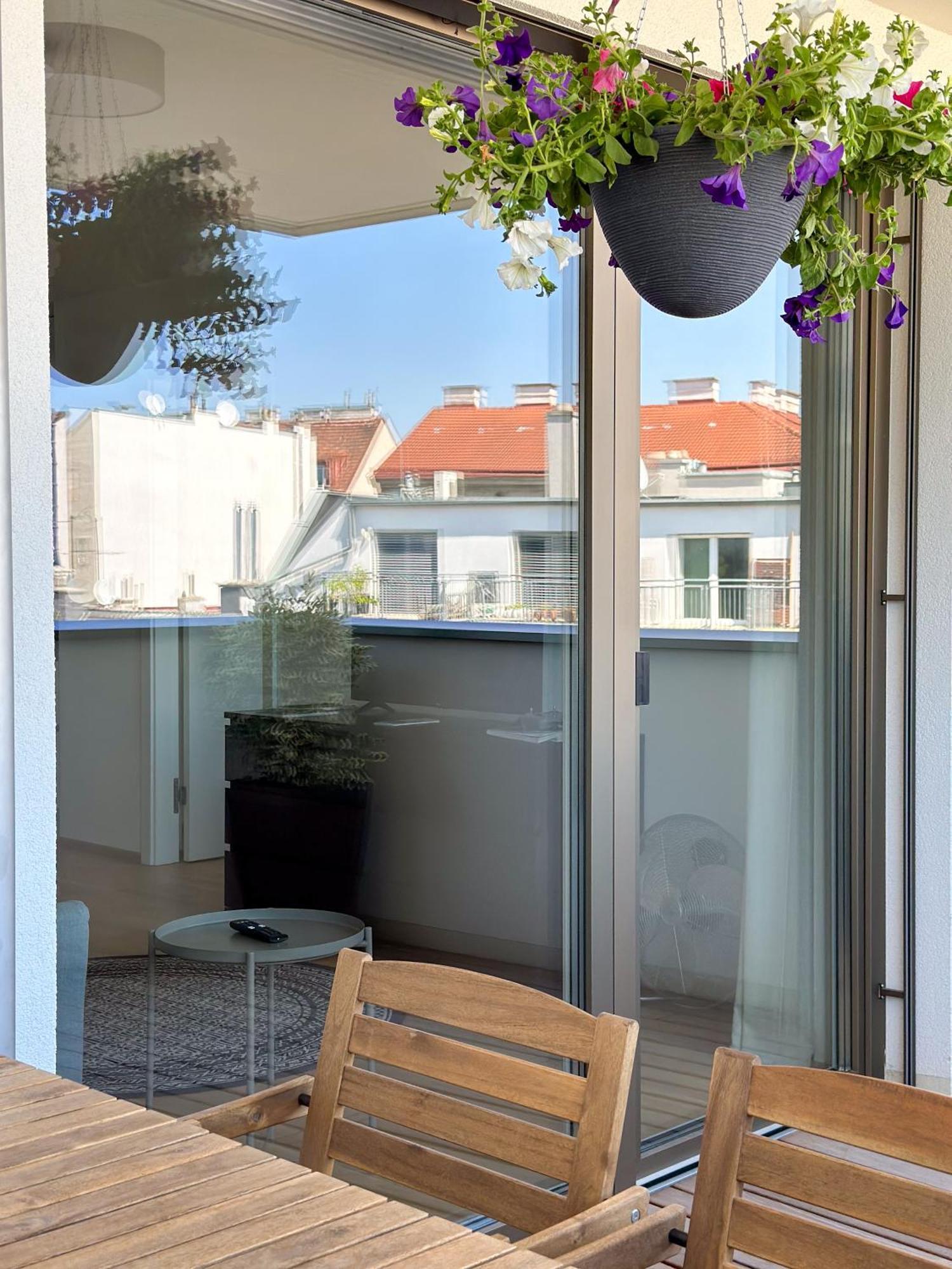 Sunny Side Up Apartment Wien